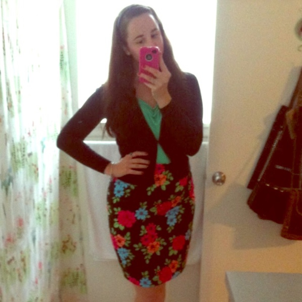 CLOSET CLOSING 8/1- 2 Ann Taylor Pencil Skirts